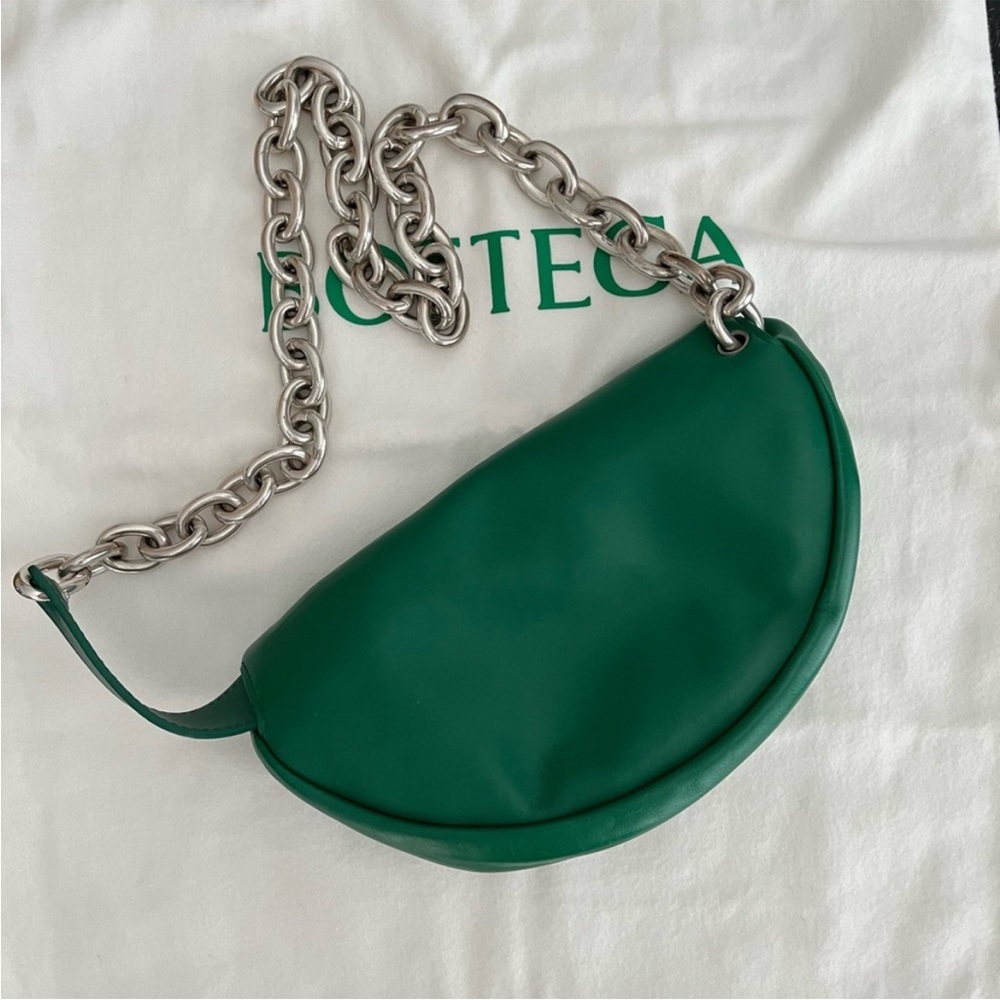 Bottega Veneta Leather Chain
Pouch Belt Bag - Picture 9 of 16